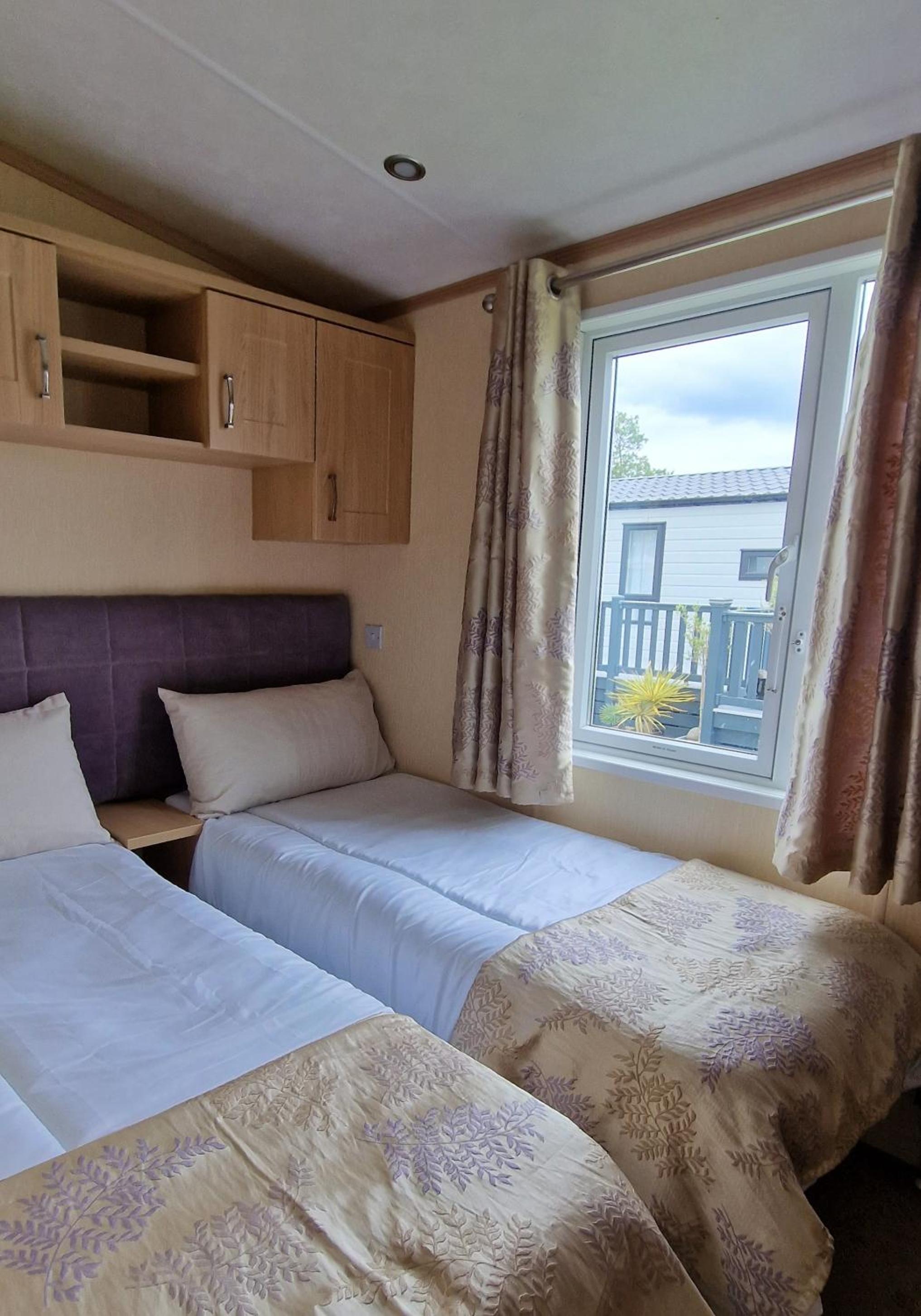 The Knightsbridge Luxury Stay, The Boulevard, Green Lawns