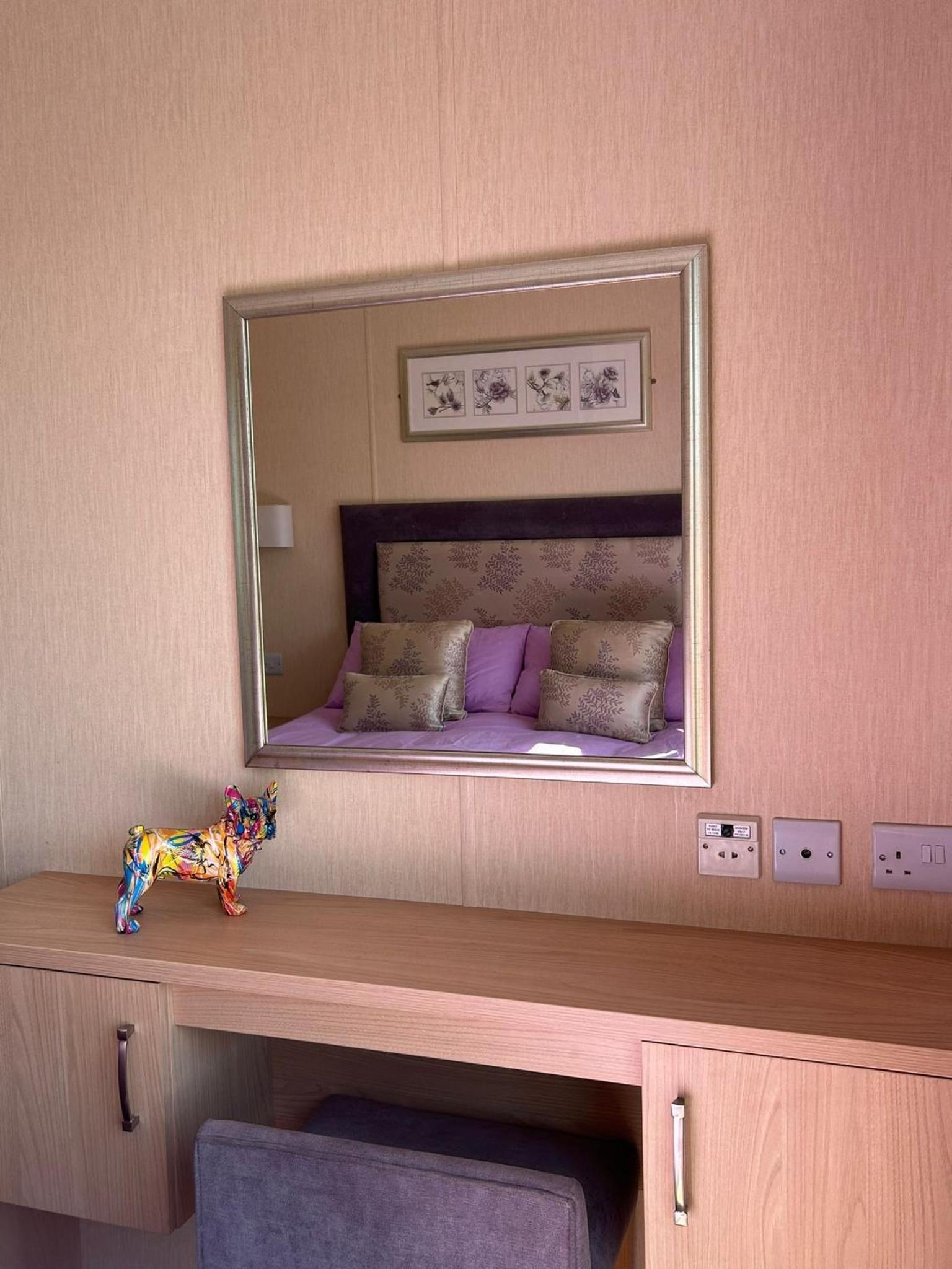 The Knightsbridge Luxury Stay, The Boulevard, Green Lawns