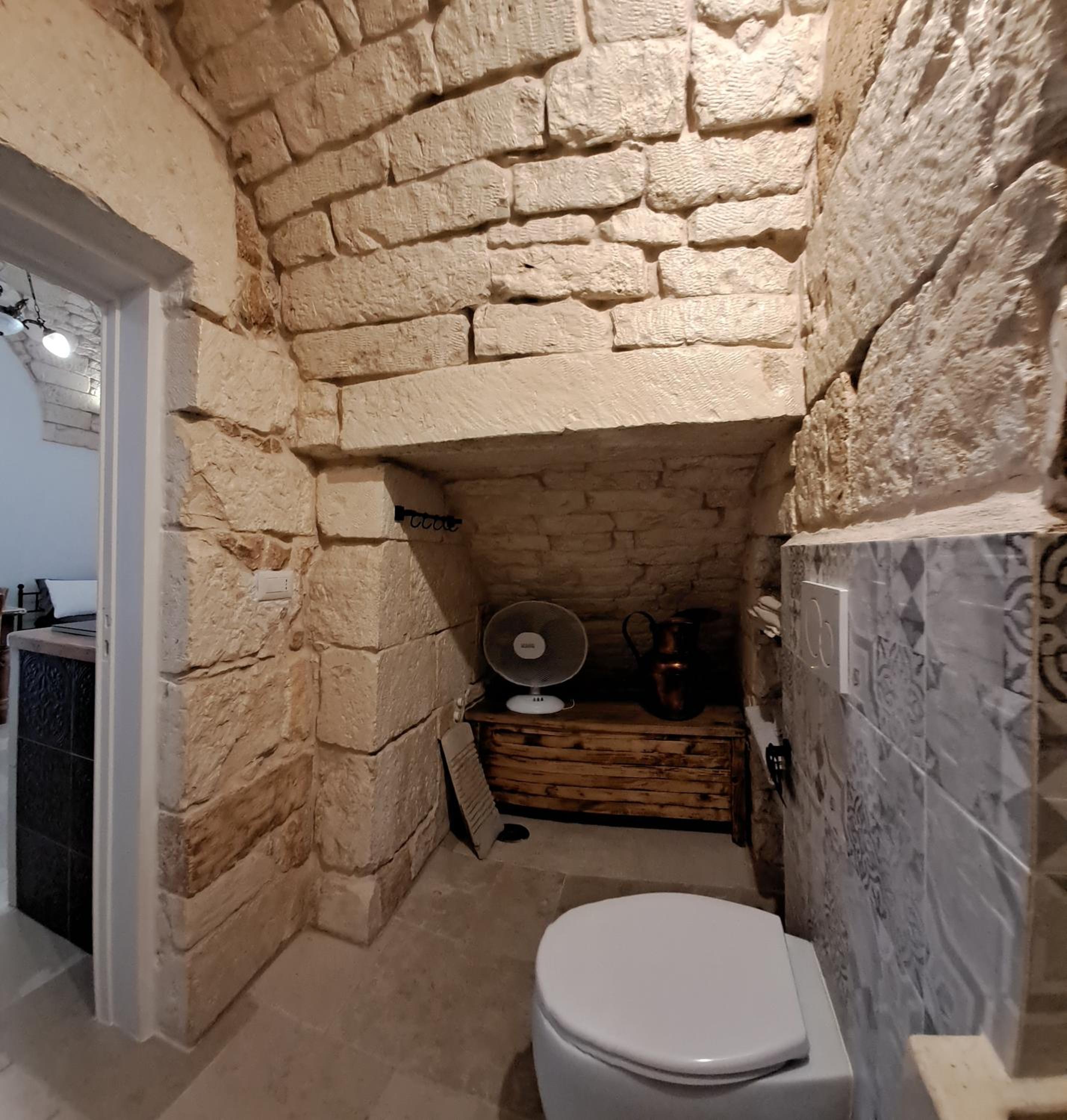 PETRAKIs HOUSE
