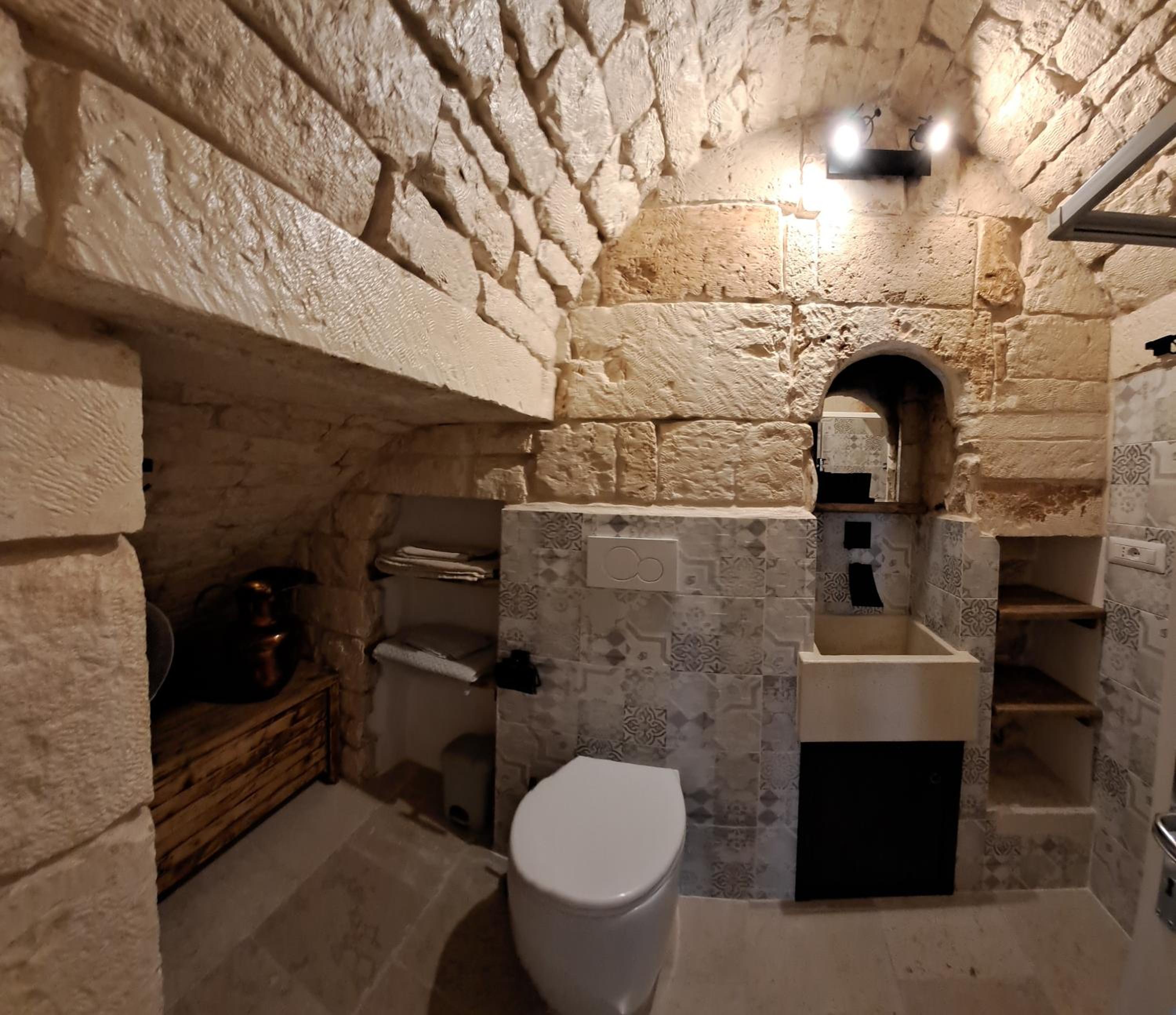 PETRAKIs HOUSE