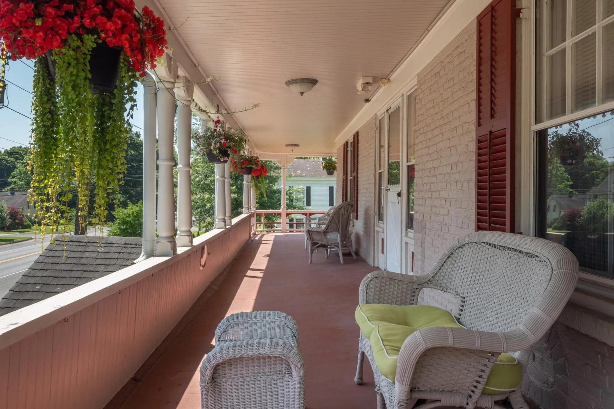 Wainwright Inn