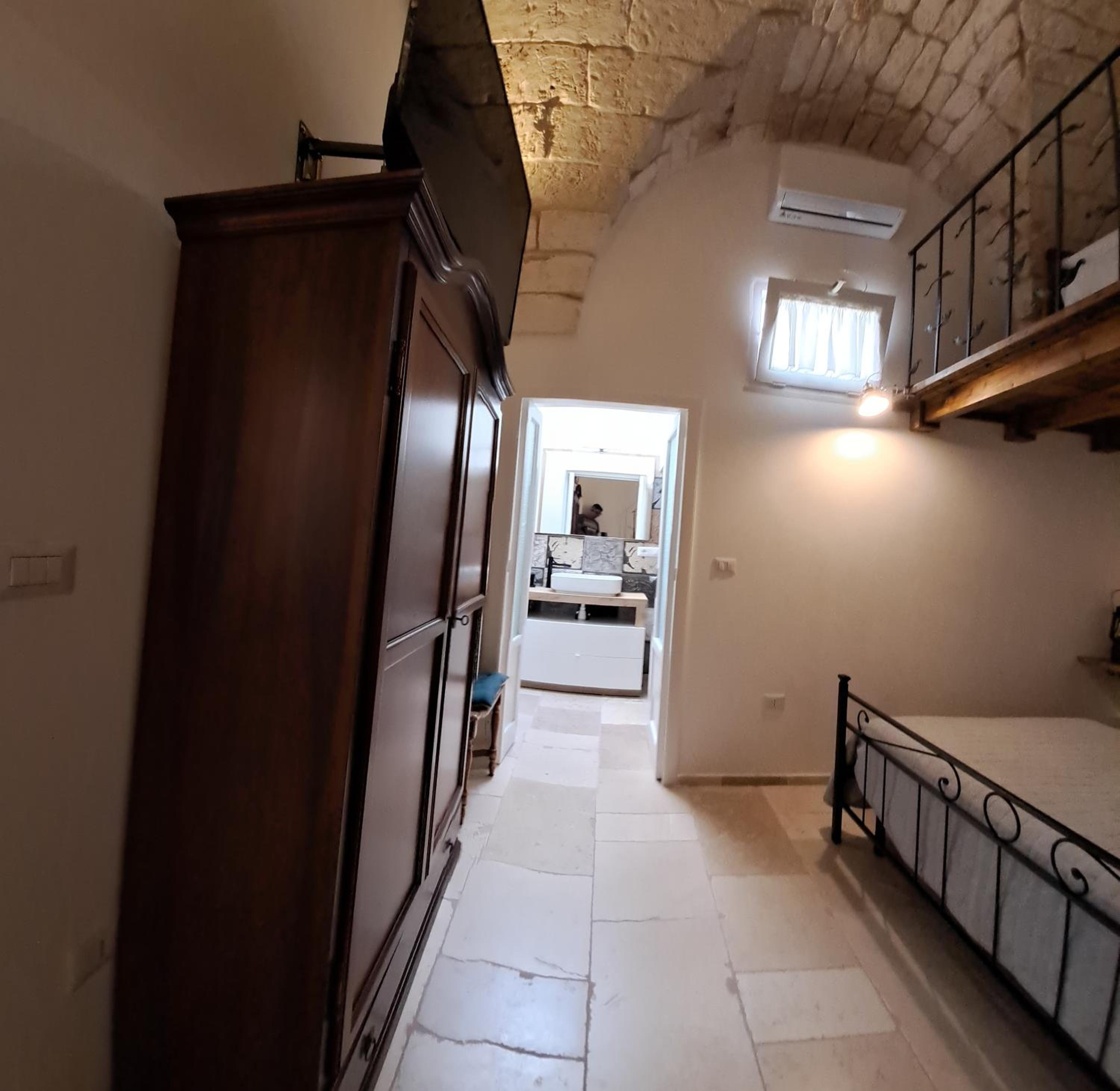 PETRAKIs HOUSE
