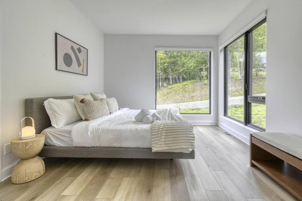 Ultra Luxurious Modern Oasis Private Spa Sauna