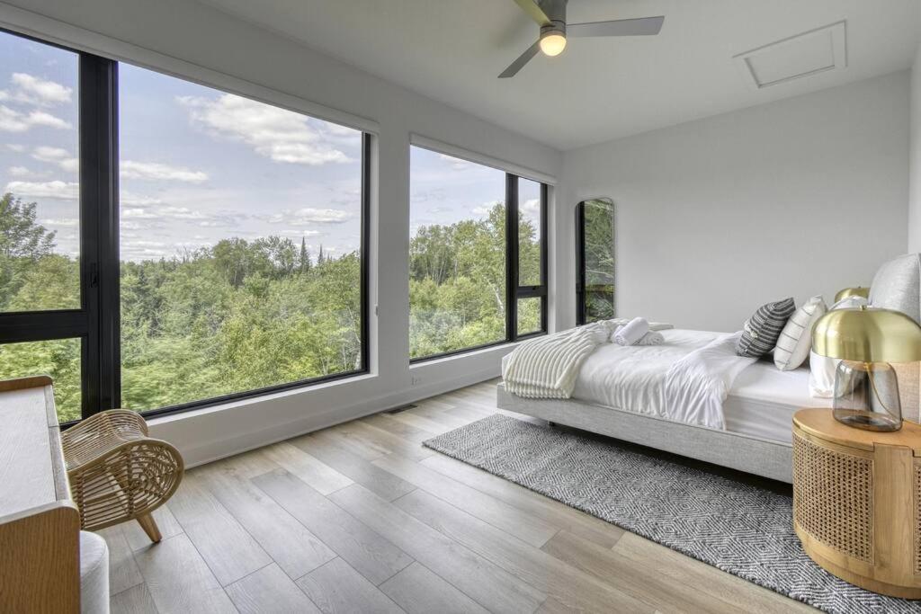 Ultra Luxurious Modern Oasis Private Spa Sauna