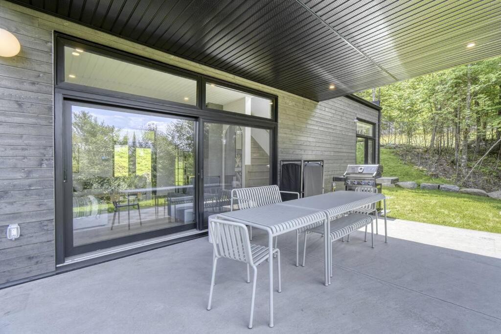 Ultra Luxurious Modern Oasis Private Spa Sauna