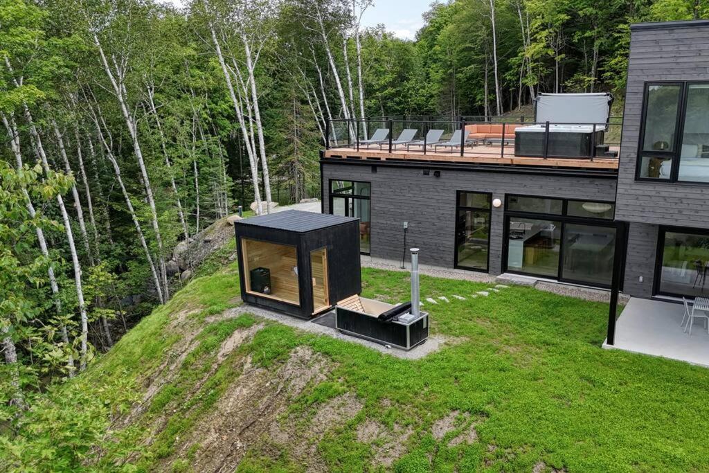 Ultra Luxurious Modern Oasis Private Spa Sauna
