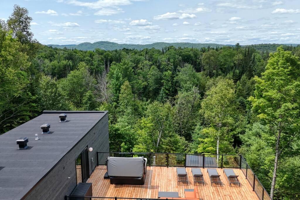 Ultra Luxurious Modern Oasis Private Spa Sauna