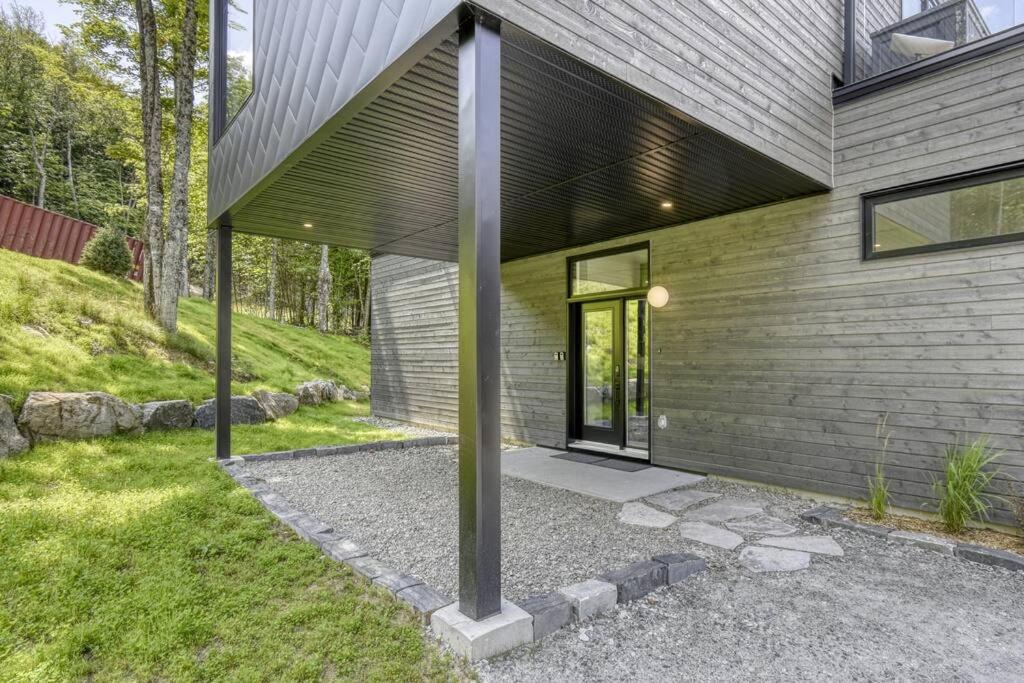 Ultra Luxurious Modern Oasis Private Spa Sauna