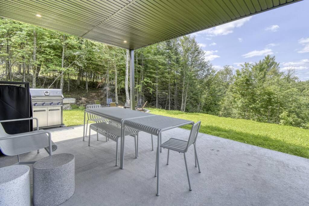 Ultra Luxurious Modern Oasis Private Spa Sauna