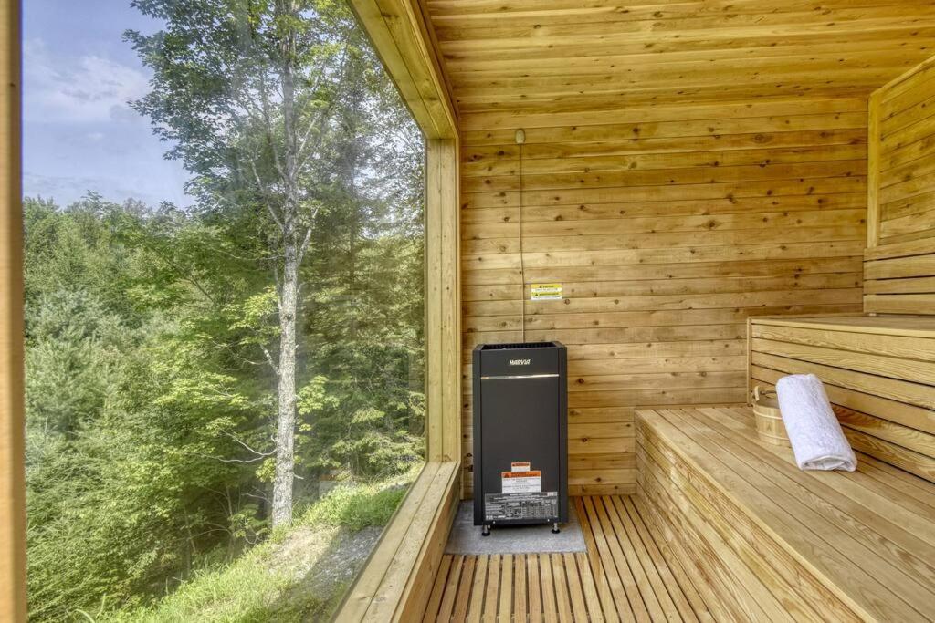 Ultra Luxurious Modern Oasis Private Spa Sauna