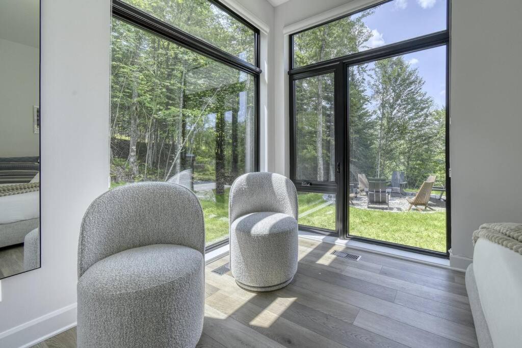 Ultra Luxurious Modern Oasis Private Spa Sauna