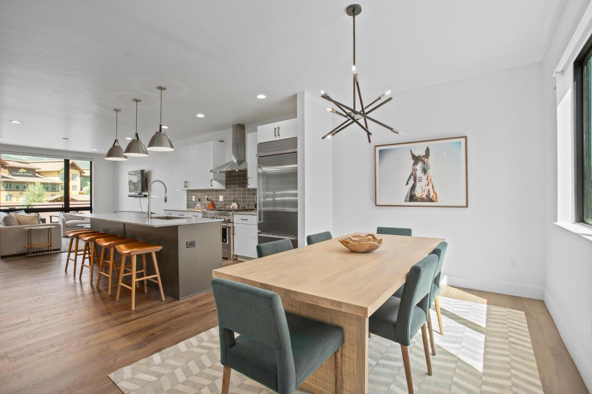 Urban Luxury at Competitive Rates - Rooftop Patio With Hot Tub - Perfect for 2 Families view 3