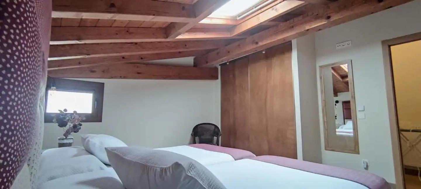 VIVIENDA RURAL PEROTXENEA LANDETXEA - una casa rural con jardín y barbacoa ideal para grupos y familias que quieren descubrir y disfrutar el norte de Navar