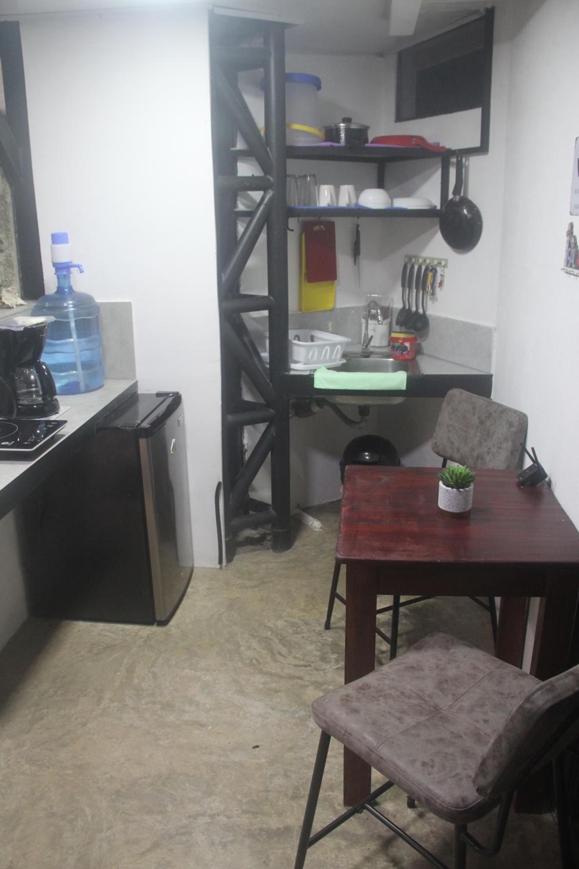 Villa Salvador - New Private Suite & Kitchen walk to Playa Chiquita
