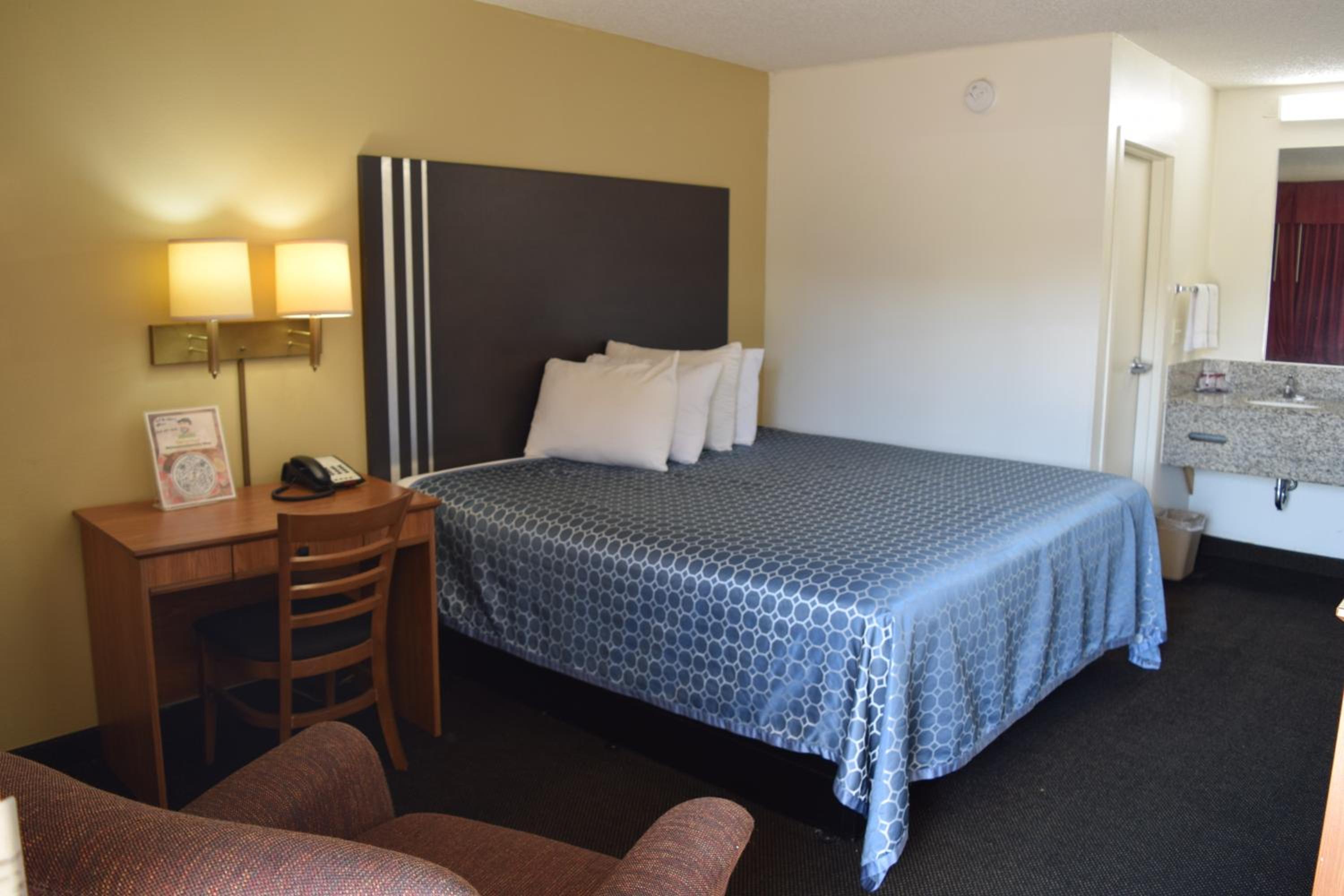 Value Inn - Livonia view 2