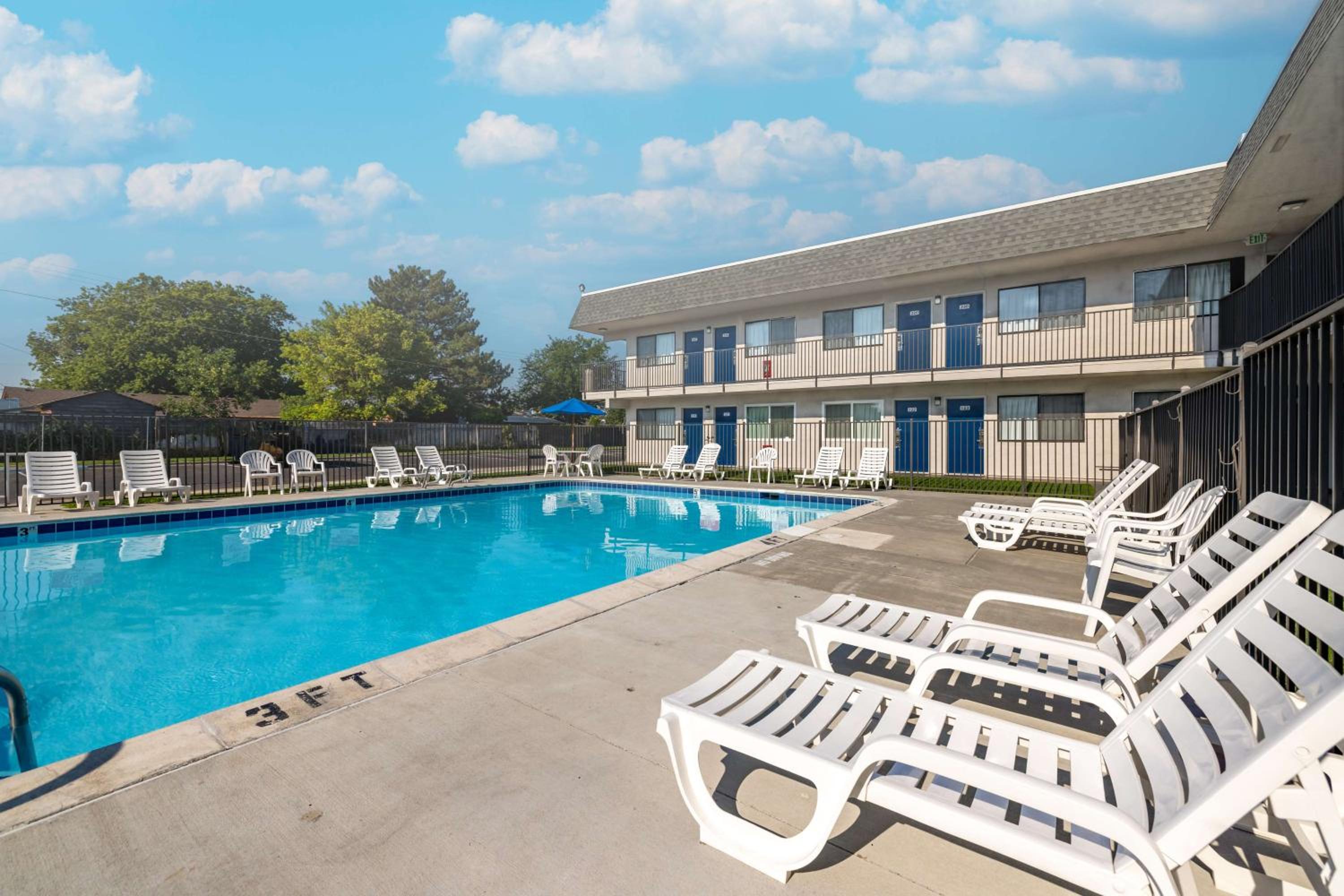 Twin Falls Vacations - Motel 6-Twin Falls, ID - Property Image 3