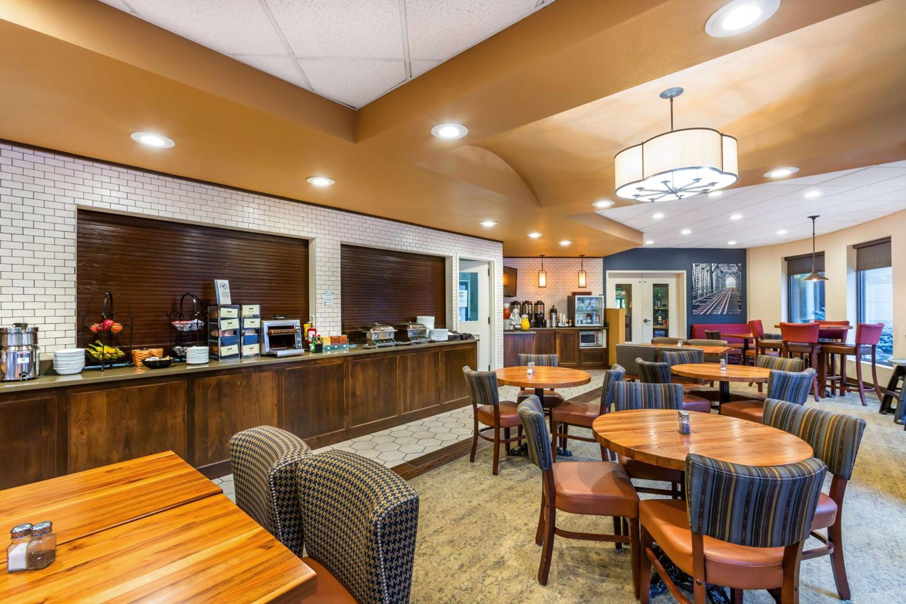 Helena Vacations - Best Western Premier Helena Great Northern Hotel - Property Image 2