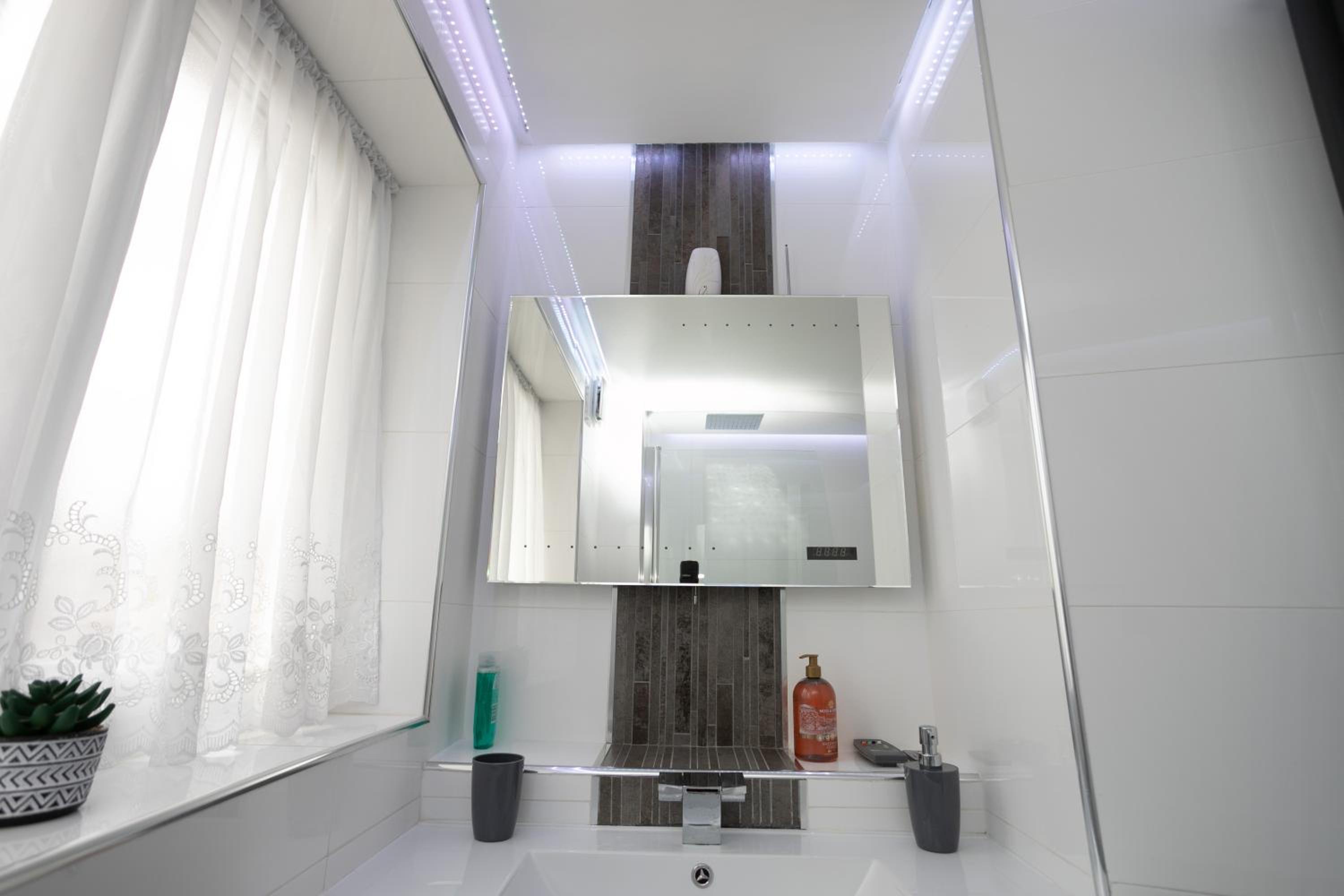 Wickersley House, Rotherham for contractors & Families, free parking, wifi view 5