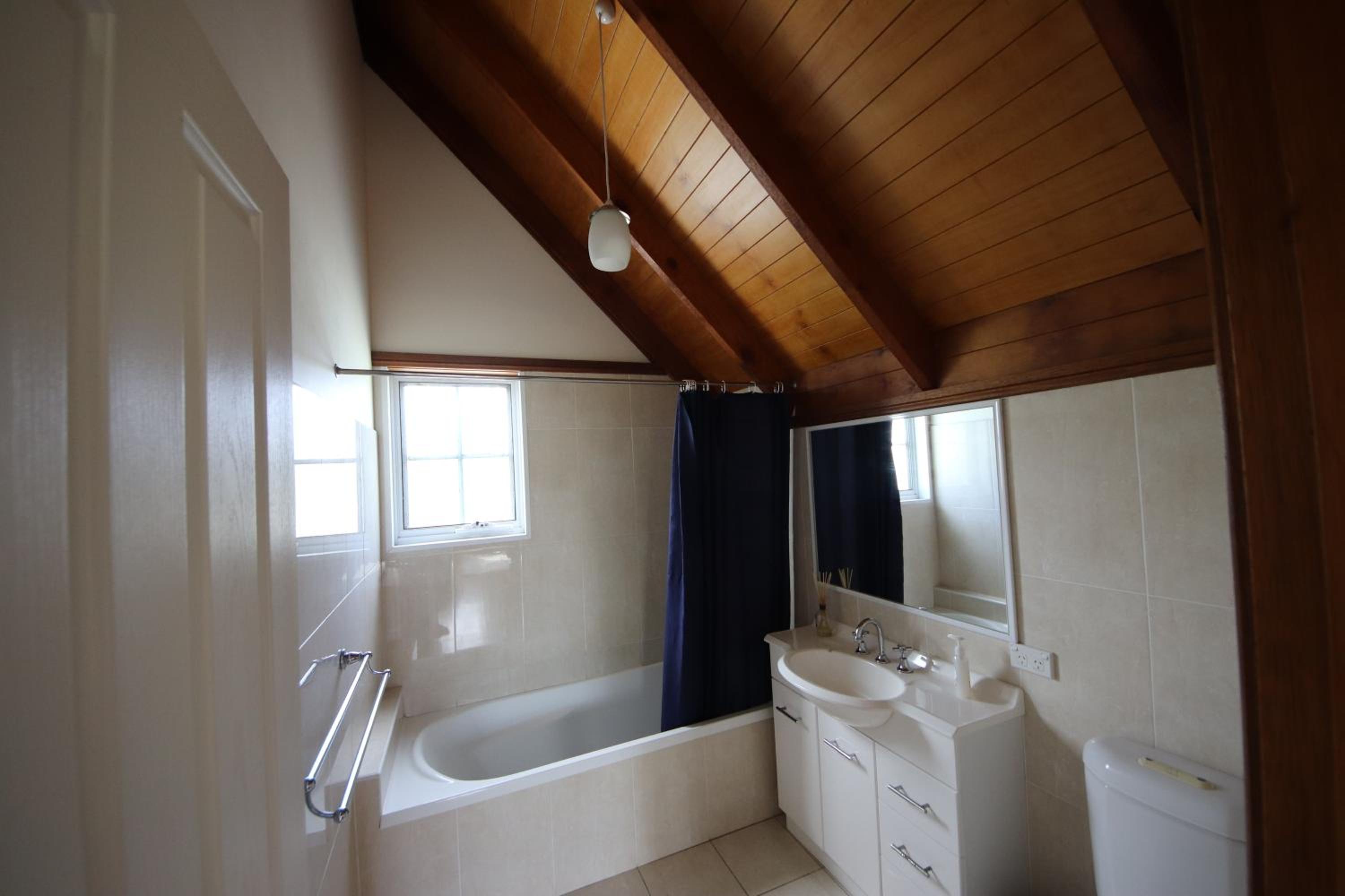 Kookaburra Cottage 71 Straight St HH