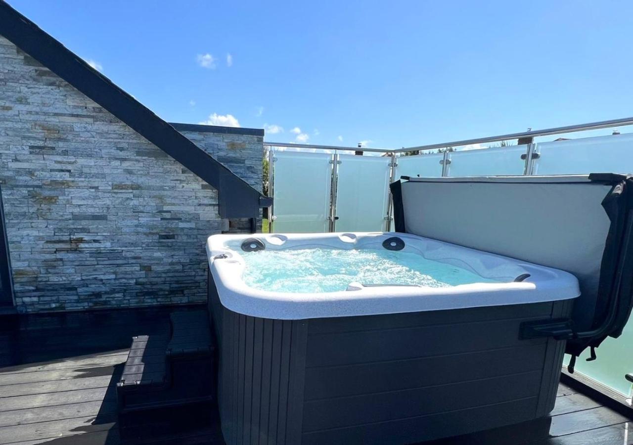6 Bed in High Lanes oc-r29370 view 5