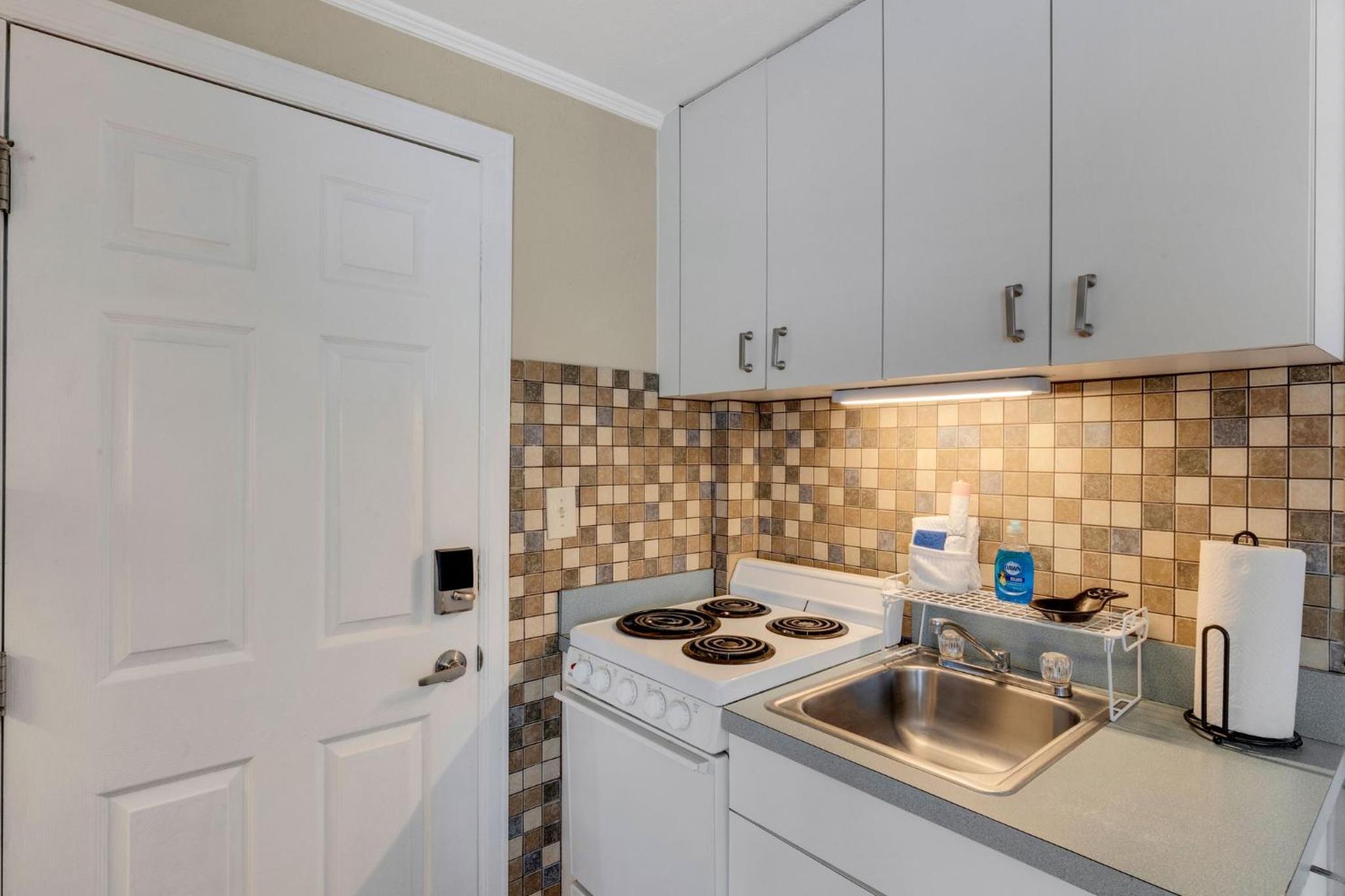 Water View & Heated Pool - Steps to Sand, Bayview Beauty B-5 view 4