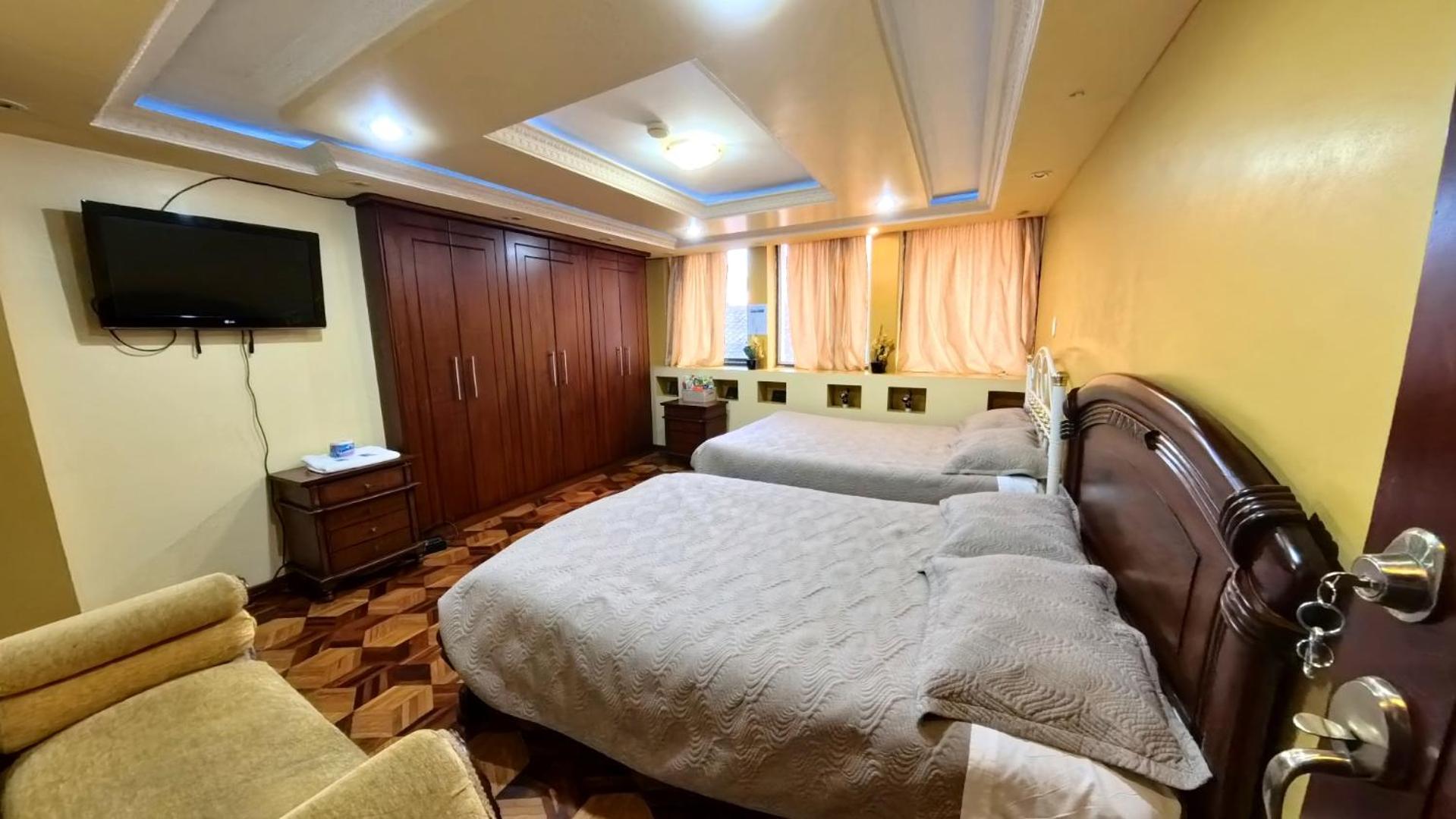 Hotel Hostel Santiago de Latacunga - Image 1