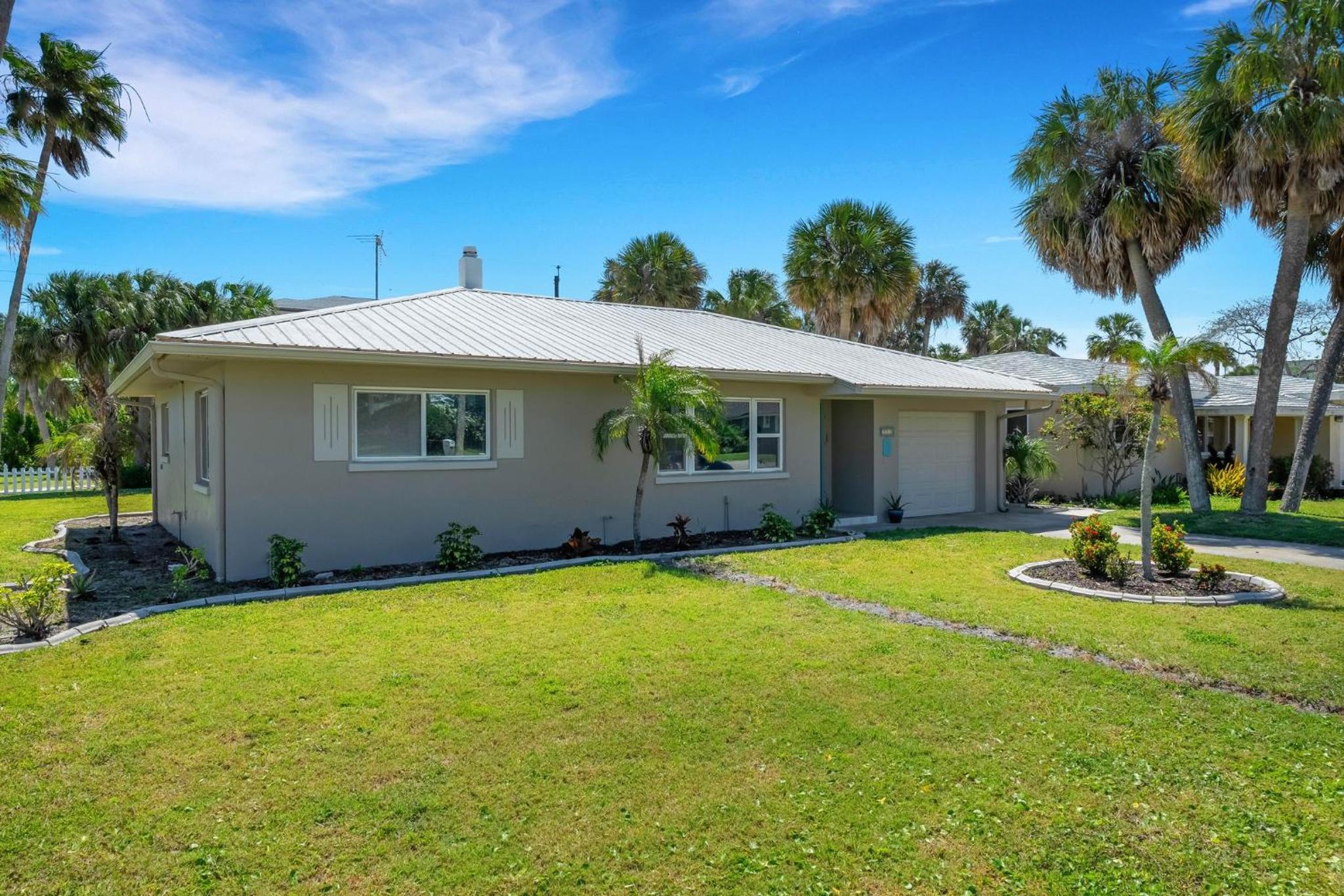 Paradise Corner - Monthly Beach Vacation Rental! view 2