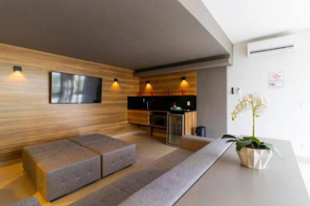 Studio no centro de SP próximo da 25 de Março, Bras, Santa Efigenia e metrô