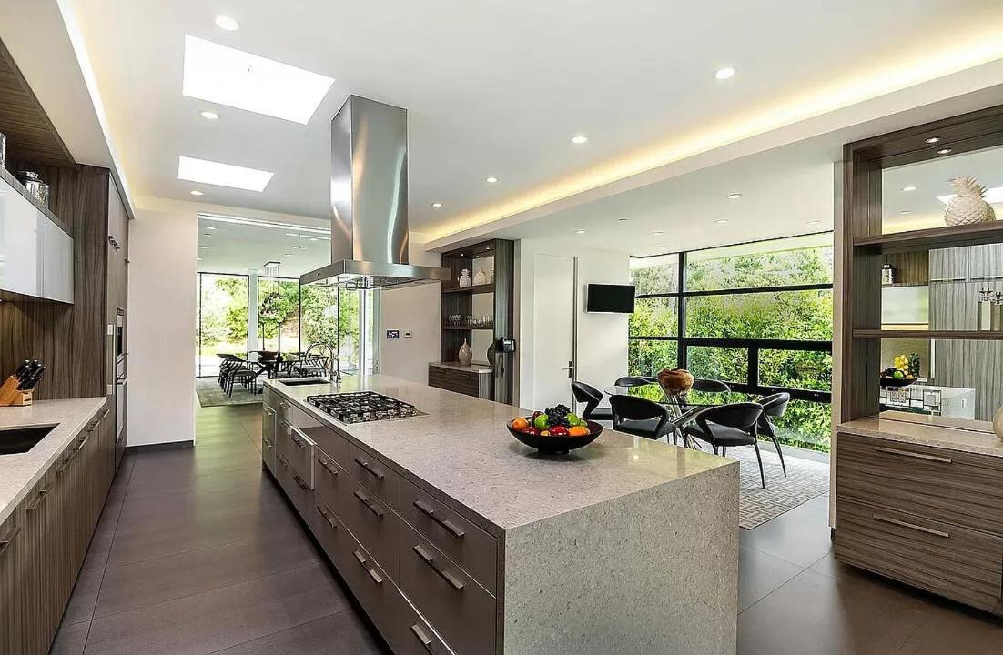 Trousdale Estates Luxury Haven