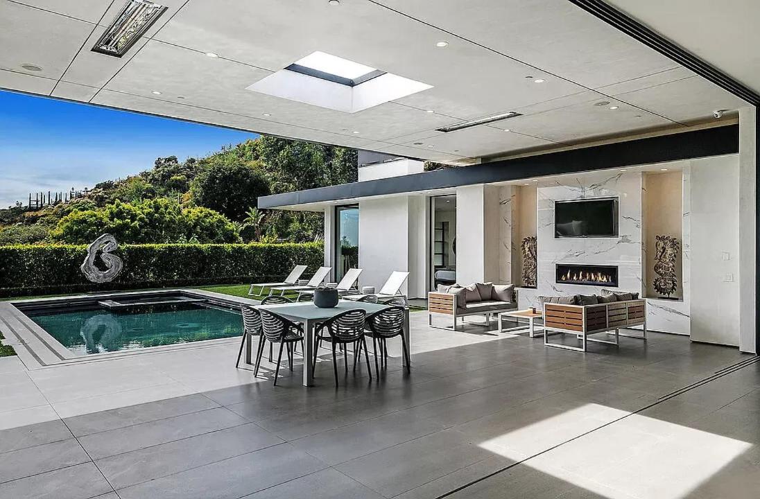 Trousdale Estates Luxury Haven