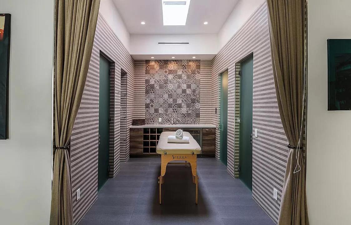 Trousdale Estates Luxury Haven