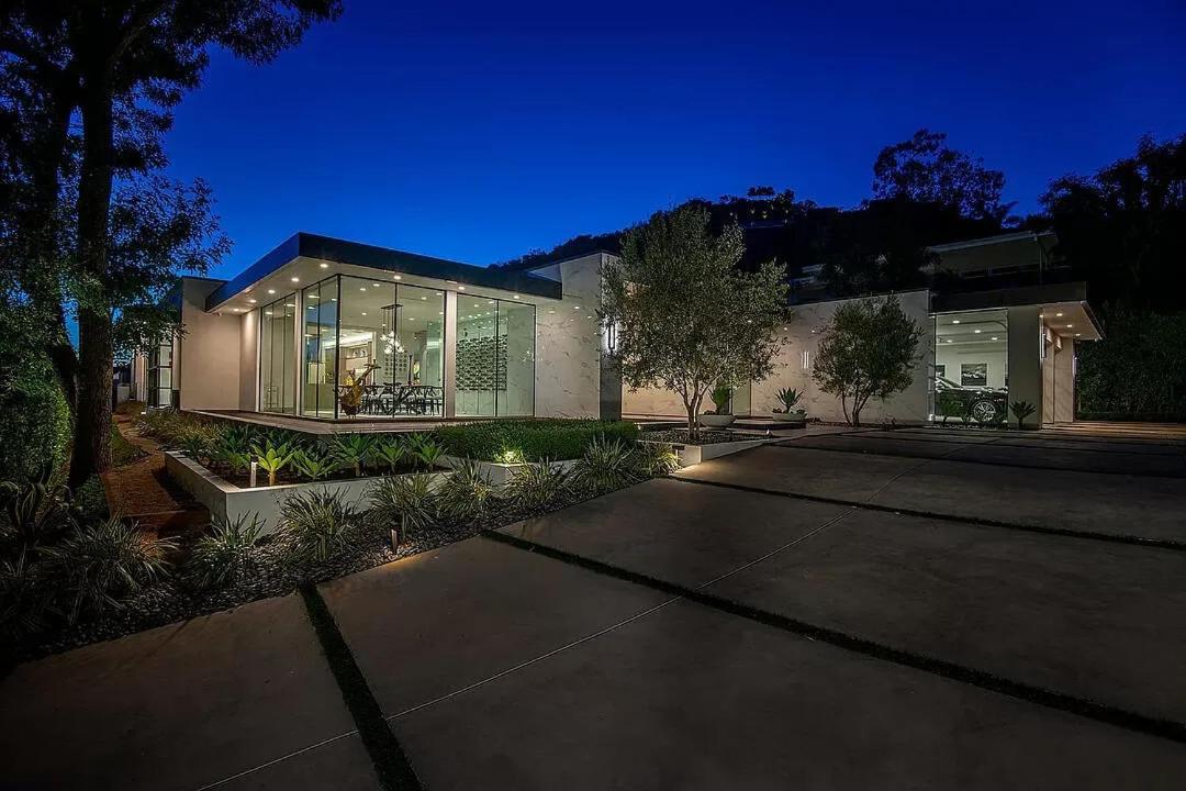Trousdale Estates Luxury Haven