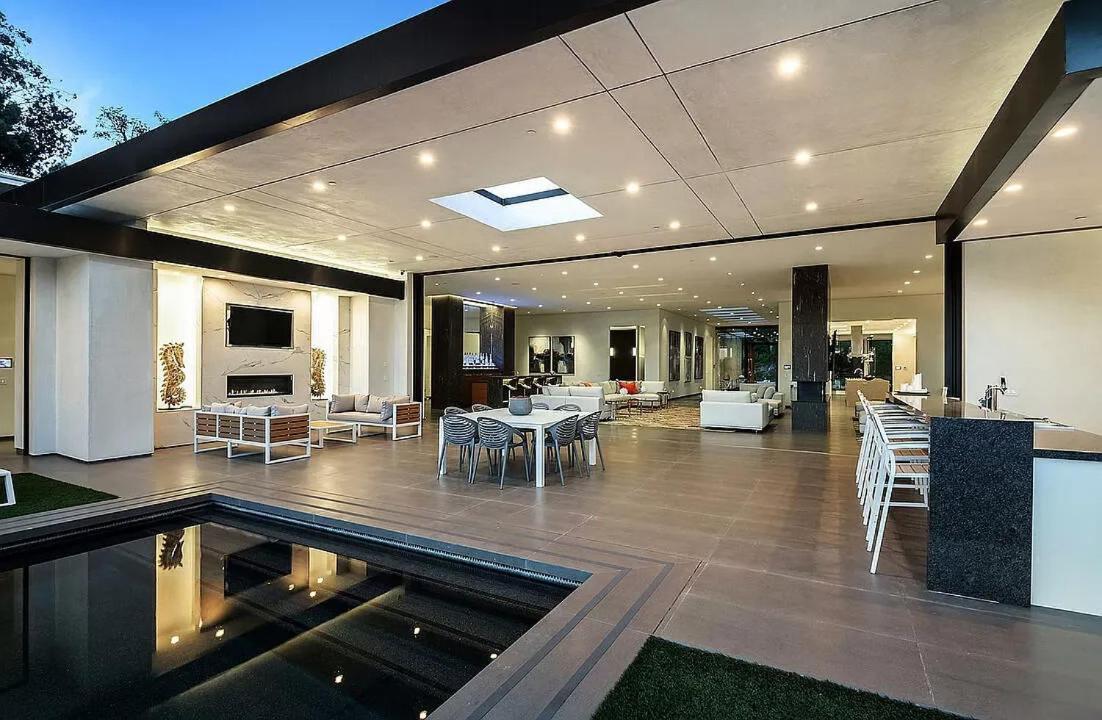 Trousdale Estates Luxury Haven