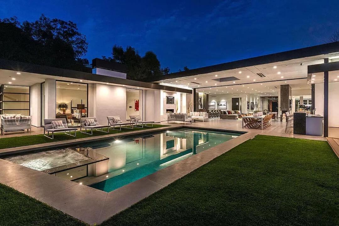 Trousdale Estates Luxury Haven