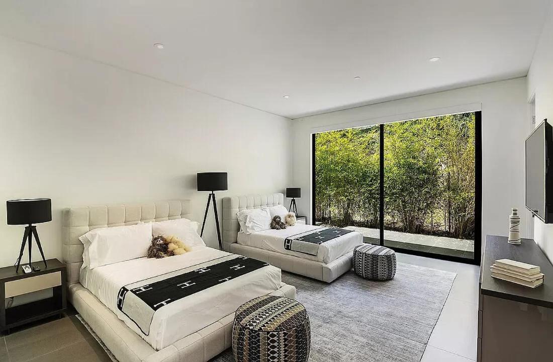 Trousdale Estates Luxury Haven