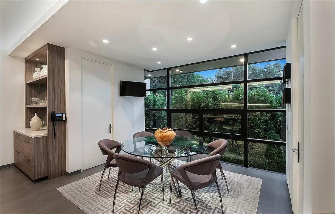 Trousdale Estates Luxury Haven
