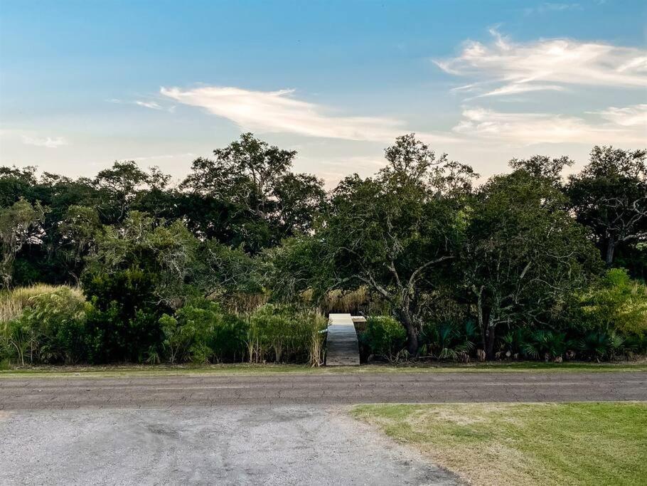 Spacious Camp with Canal Access and Beautiful Bay View view 4