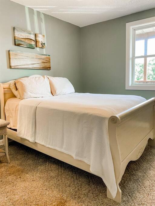 Spacious Camp with Canal Access and Beautiful Bay View view 5