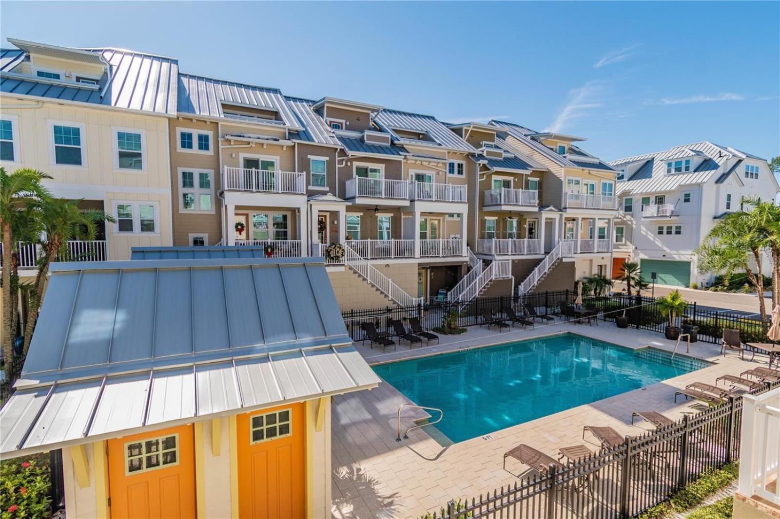 Waterside Luxury Townhome #502 - A Monthly Beach Rental view 4