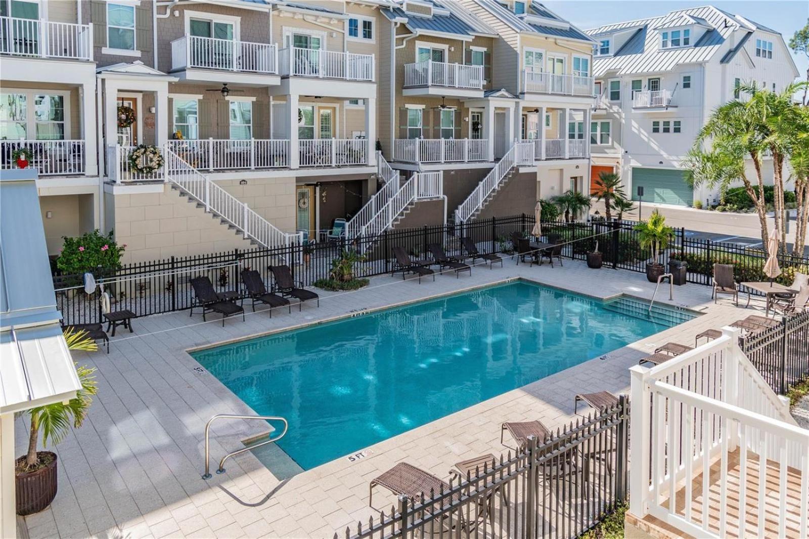 Waterside Luxury Townhome #502 - A Monthly Beach Rental view 5