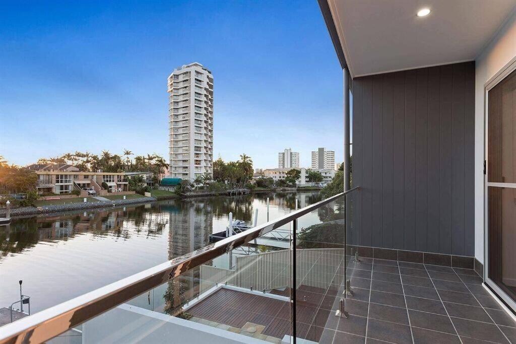 Bliss At Surfers Paradise