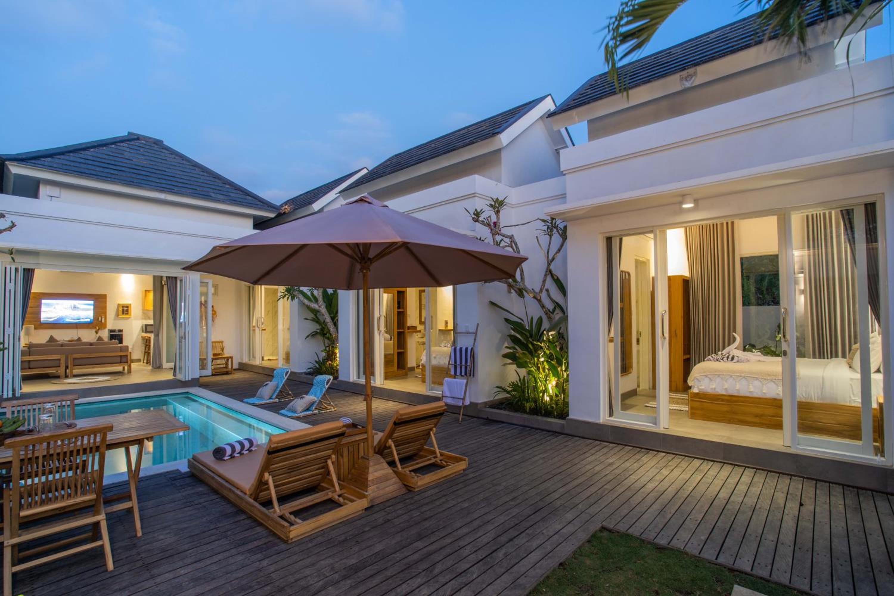Alas Villa - 3 Bedrooms Private Pool Villas