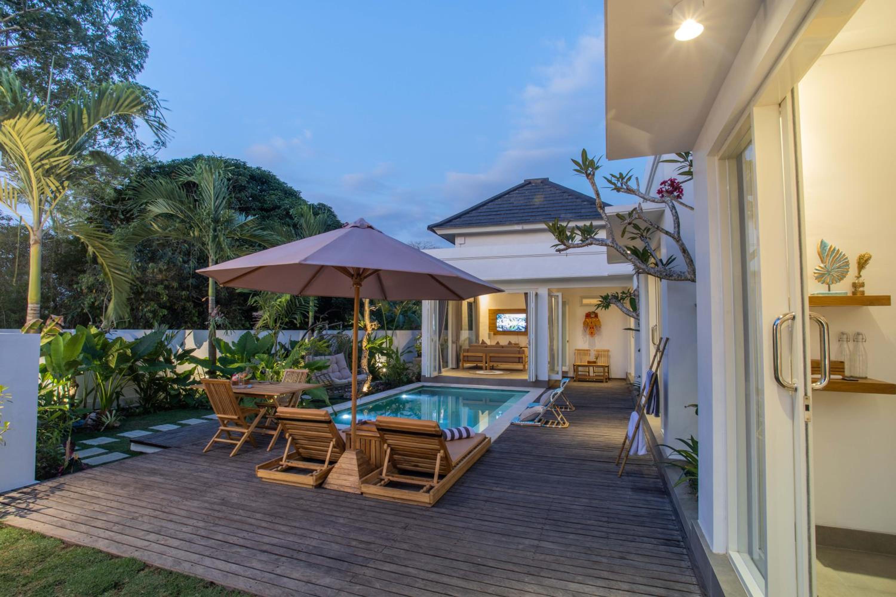 Alas Villa - 3 Bedrooms Private Pool Villas