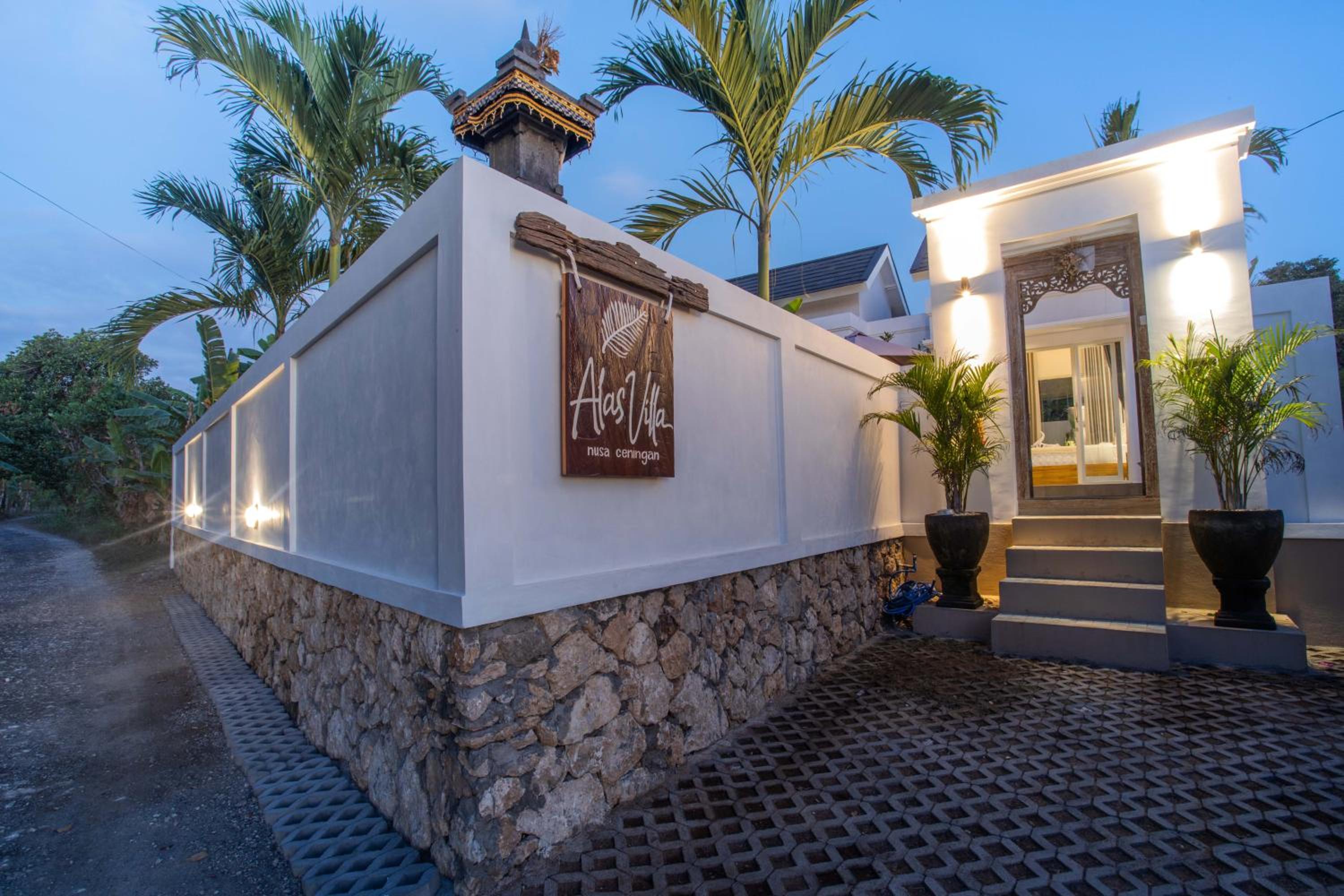 Alas Villa - 3 Bedrooms Private Pool Villas