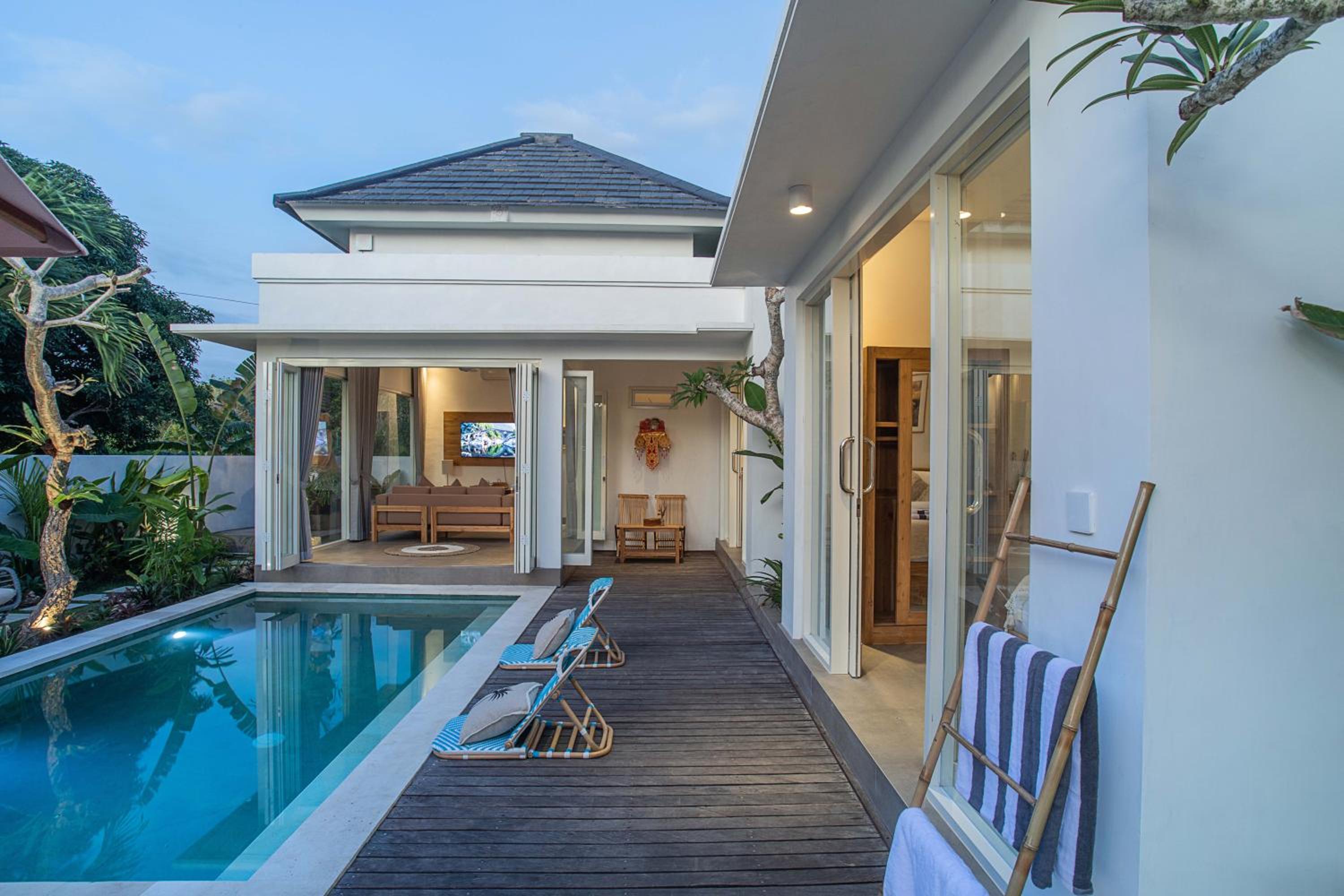 Alas Villa - 3 Bedrooms Private Pool Villas