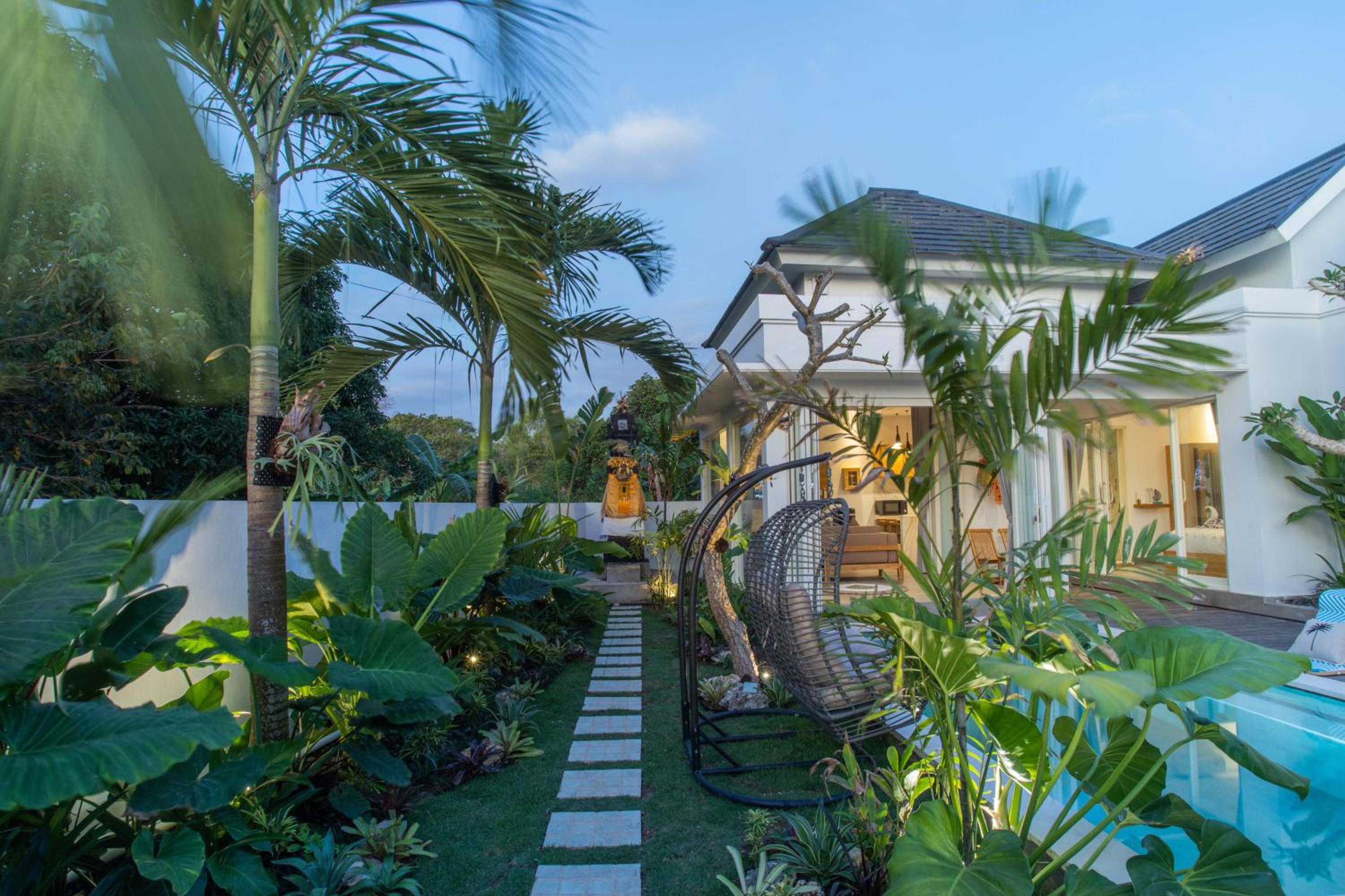 Alas Villa - 3 Bedrooms Private Pool Villas