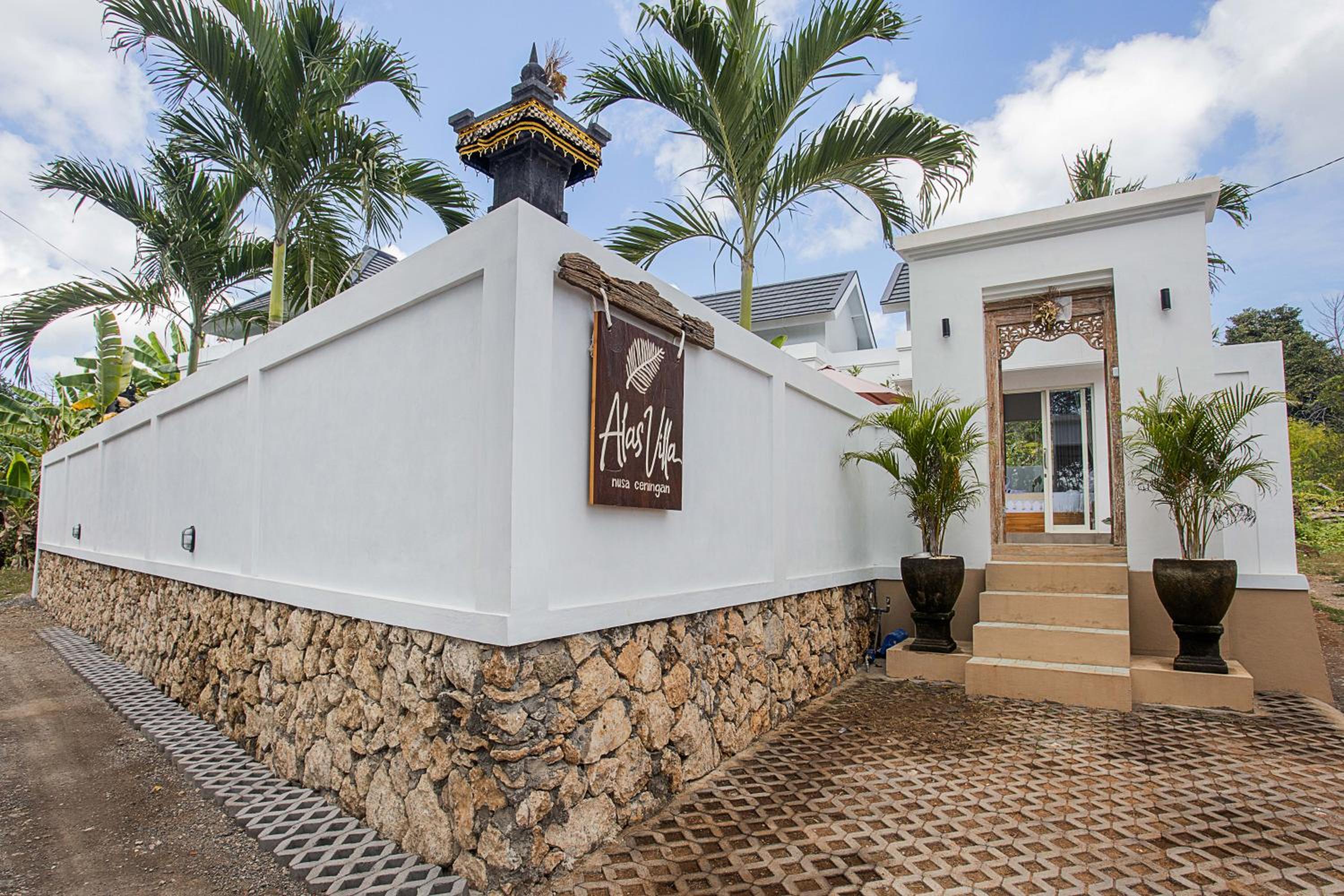 Alas Villa - 3 Bedrooms Private Pool Villas