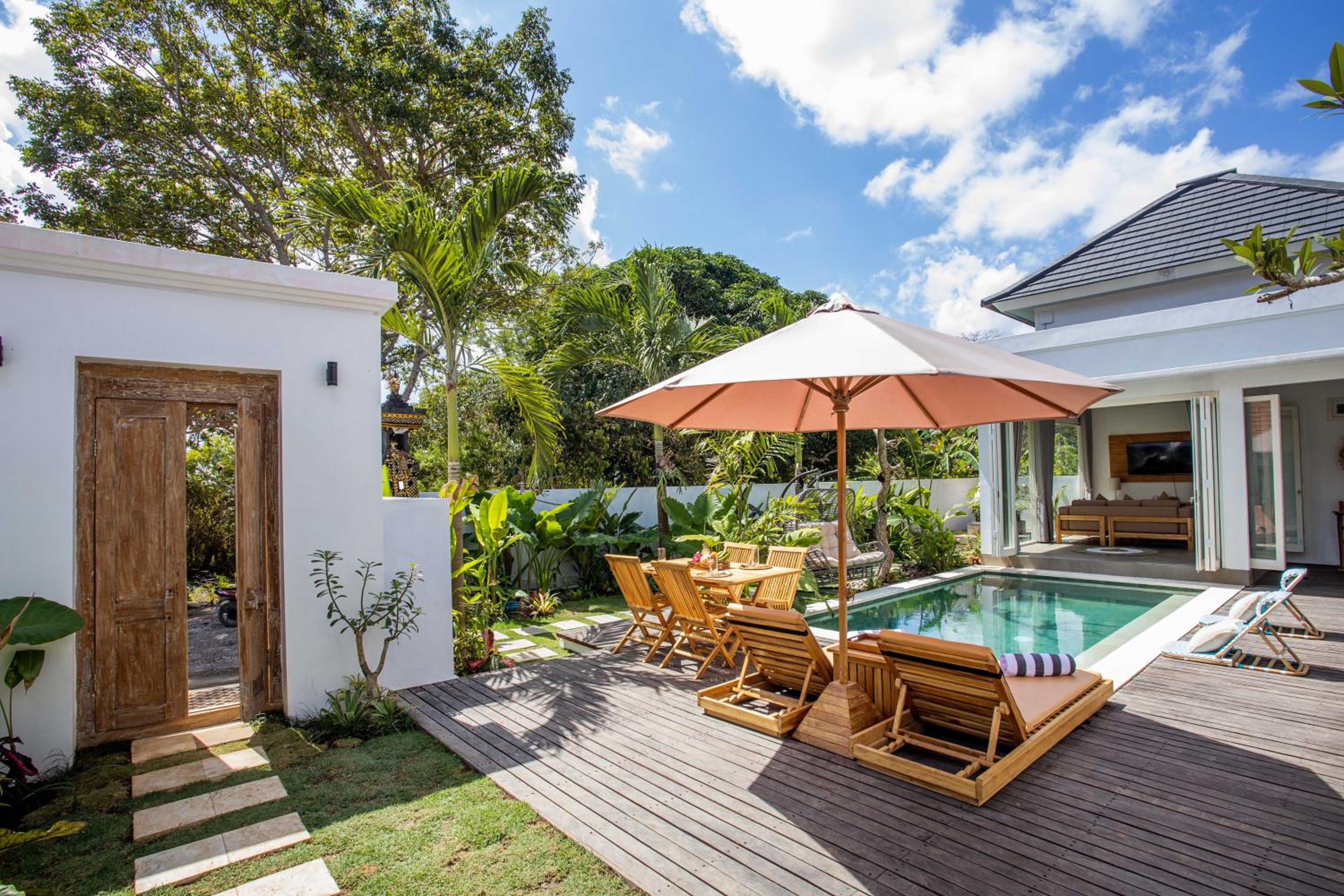 Alas Villa - 3 Bedrooms Private Pool Villas