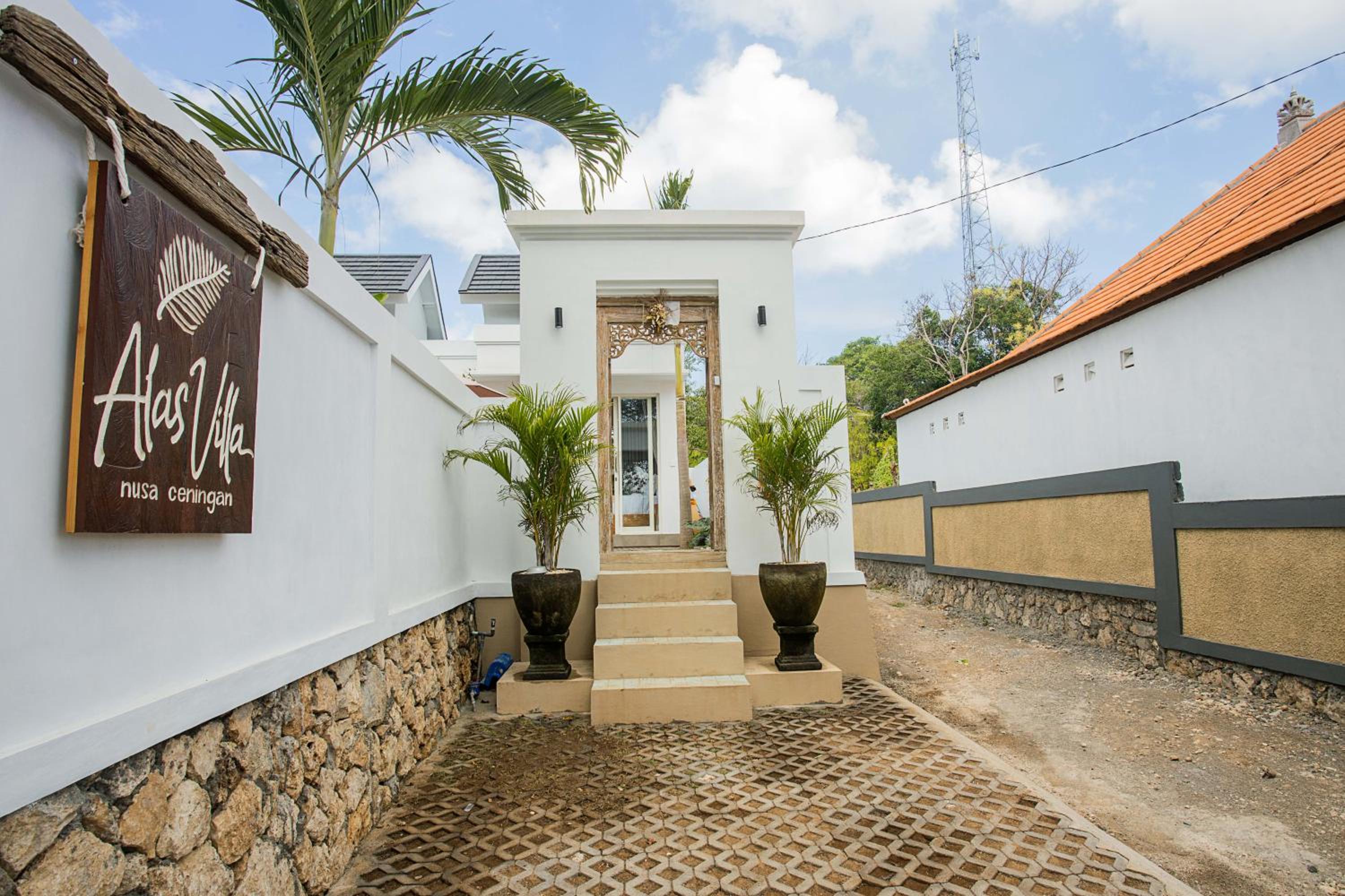 Alas Villa - 3 Bedrooms Private Pool Villas
