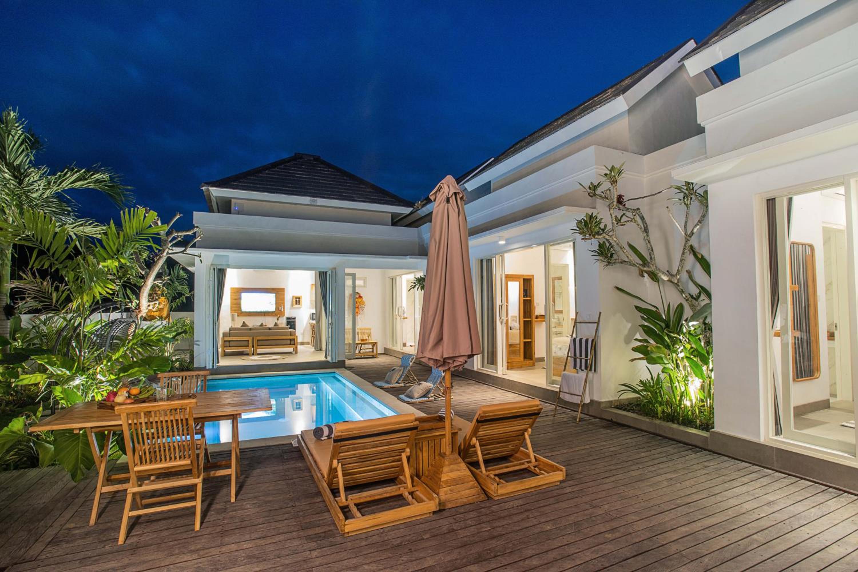 Alas Villa - 3 Bedrooms Private Pool Villas